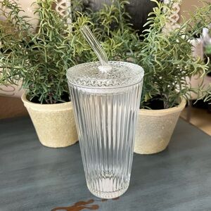 Viral - Better Homes & Gardens Ribbed Glass Tumblers With Lid And Straw